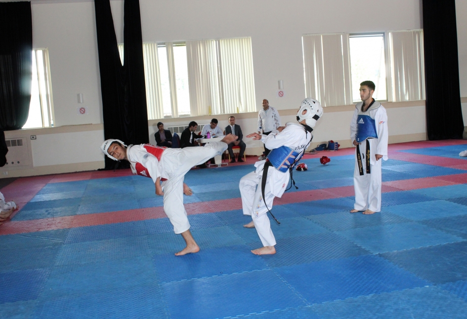 Qəbələdə taekvondo üzrə yarışda 100-dək idmançı mübarizə aparıb