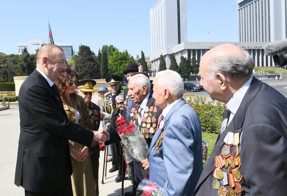 President Ilham Aliyev attended ceremony to mark May 9 - Victory Day in Baku VIDEO