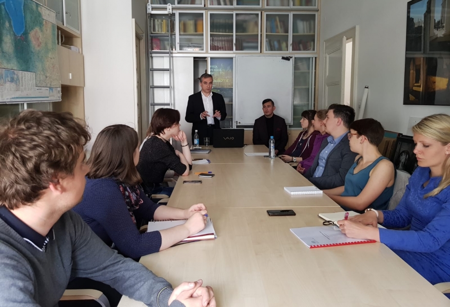 Çexiyanın Karl Universitetinin tələbələri Azərbaycan həqiqətləri barədə məlumatlandırılıb
