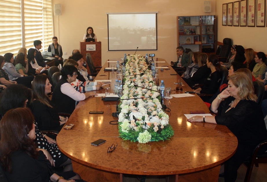 Bakı Slavyan Universitetində Yeni Azərbaycan Partiyasına üzv olan əməkdaşlara vəsiqələr təqdim edilib