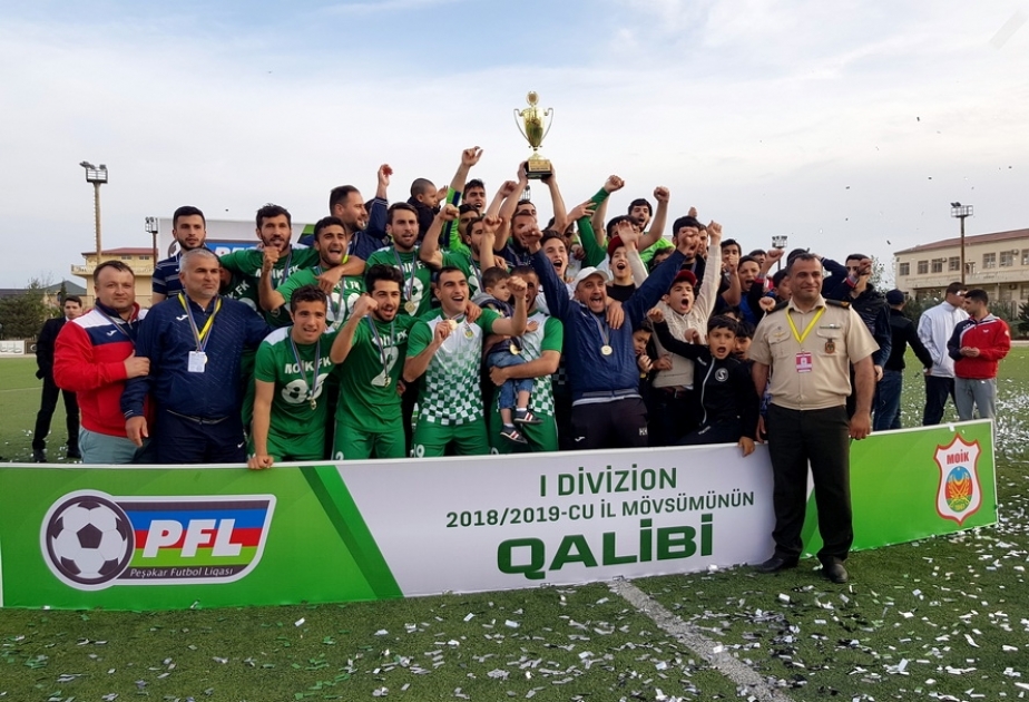 Futbol üzrə Birinci Divizionun qalibi olan “MOİK” komandasının üzvləri mükafatlandırılıb