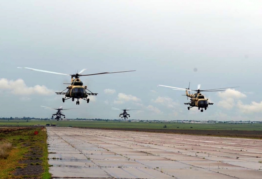 Quatre hélicoptères azerbaïdjanais participeront à un exercice militaire en Turquie
