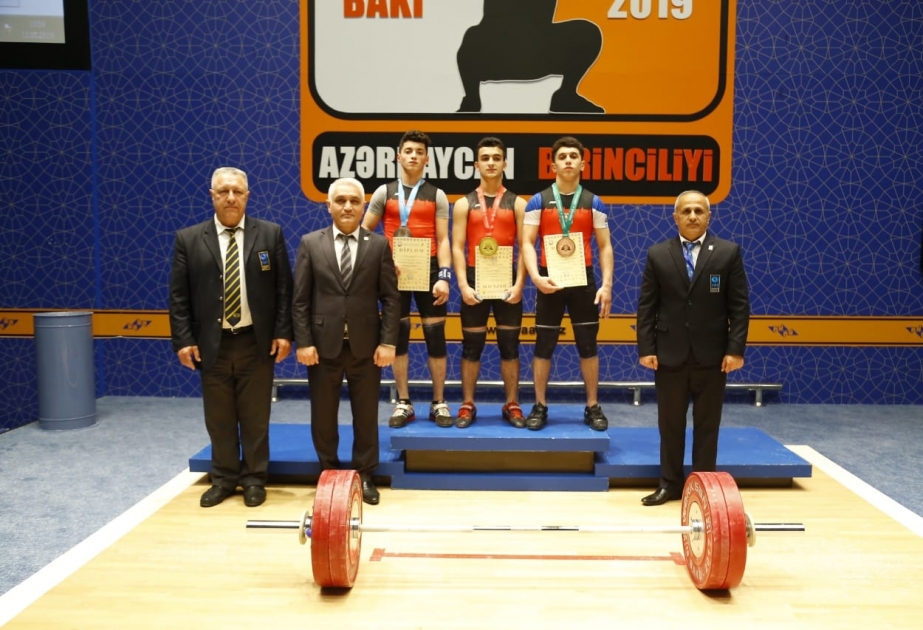 Gənclər arasında ağır atletika üzrə Azərbaycan birinciliyində ilk yarış gününün qalibləri müəyyənləşib
