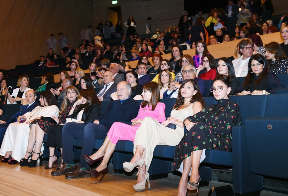 Im Heydar Aliyev Zentrum fand das Konzertprogramm „Mit Liebe zu Aserbaidschan“ statt