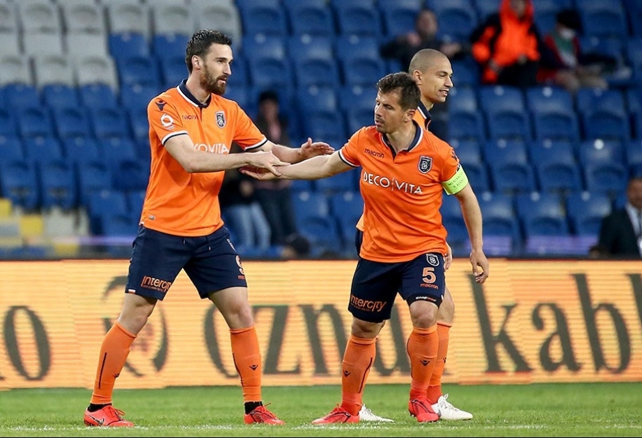 Türkiyə çempionatı: "Başakşəhər" lider "Qalatasaray"la xallarını bərabərləşdirib