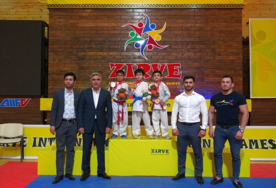 "Zirvə" Beynəlxalq Uşaq Oyunlarında karate yarışlarının qalibləri mükafatlandırılıb