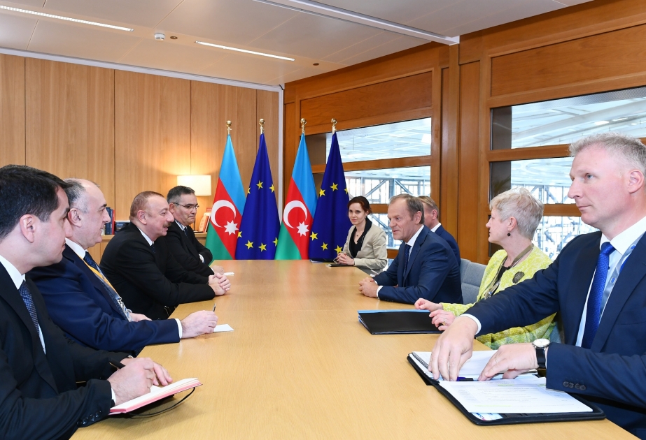 Prezident İlham Əliyev Avropa İttifaqı Şurasının prezidenti Donald Tusk ilə görüşüb VİDEO