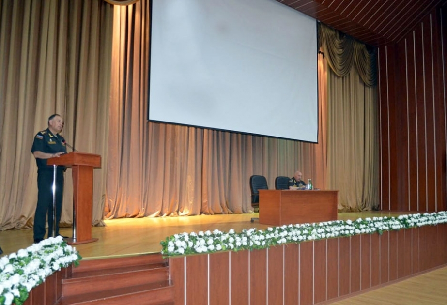 Hərbi hissə komandirlərinin ideoloji iş və mənəvi-psixoloji təminat üzrə müavinləri ilə seminar keçirilib