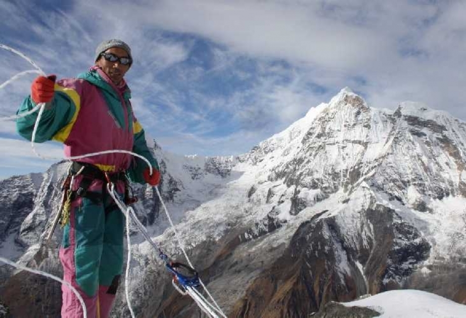Everest zirvəsini 23 dəfə fəth edən nepallı dünya rekordunu təzələyib