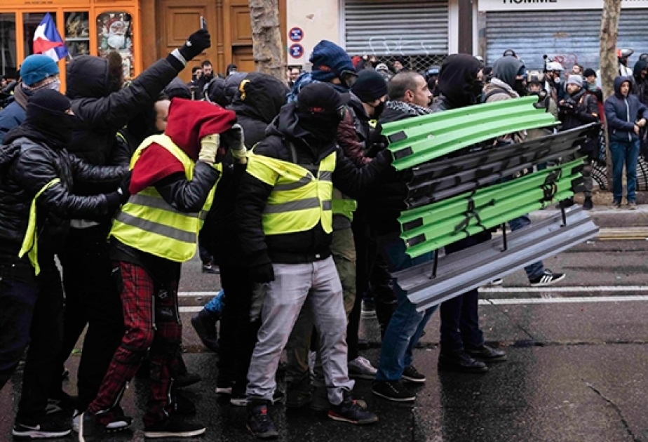 Власти Франции выделят 5,5 миллиона евро пострадавшим от протестов «желтых жилетов» бизнесменам