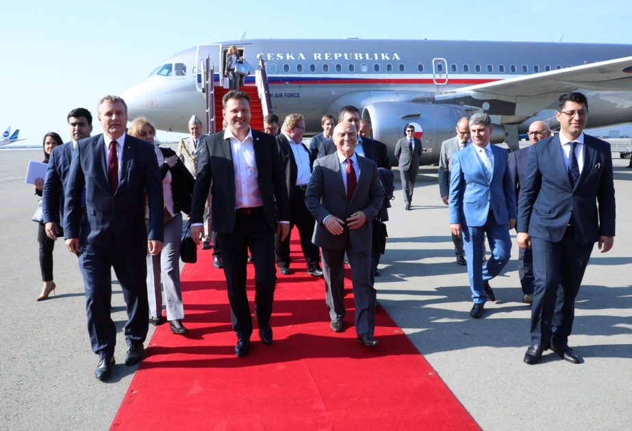 Presidente de la Cámara de Diputados de la República Checa llegó a Azerbaiyán en visita oficial