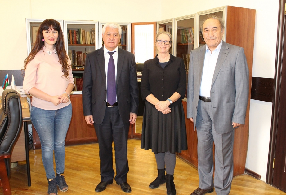 Amerikalı tədqiqatçı Folklor İnstitutunda olub