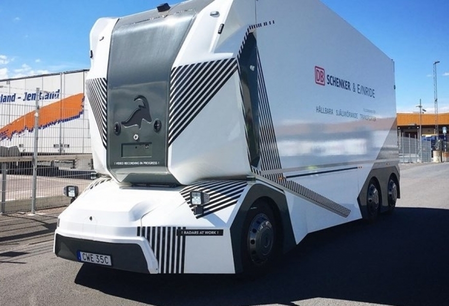 İsveç yollarında ilk özünü idarə edən elektrik yük maşınları hərəkət etməyə başlayıb