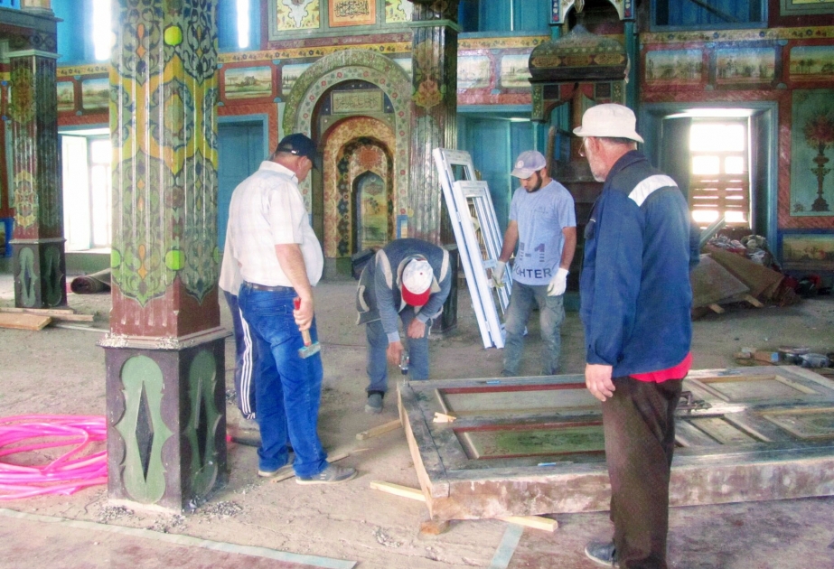 Qusarın Hil kəndində ölkə əhəmiyyətli memarlıq abidəsi sayılan məscid təmir olunur