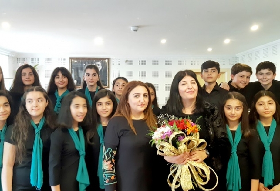 Niyazi adına 22 saylı uşaq musiqi məktəbinin konserti olub