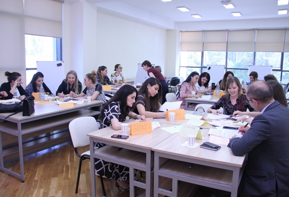AzMİU-da universitet müəllimləri üçün intensiv kurslar keçirilir