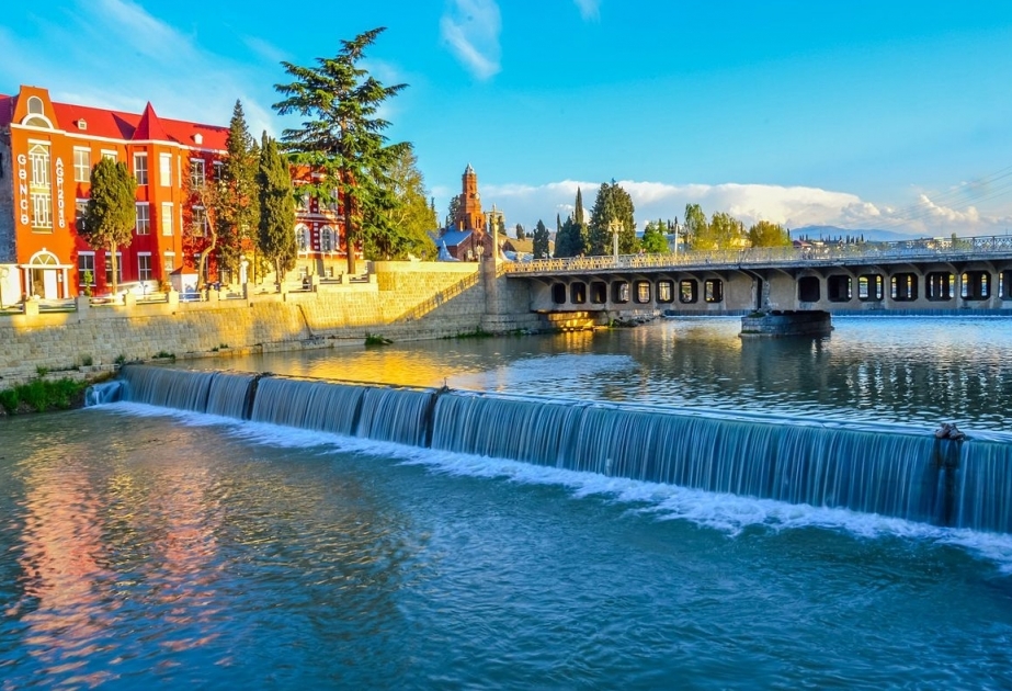 Präsident Ilham Aliyev stellt 6,4 Millionen Manat für Rekonstruktion von fünf Brücken in Ganja