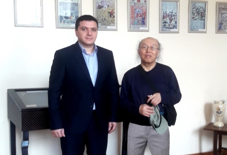 Koreyanın Seul-Duksunq Universitetinin professoru Əlyazmalar İnstitutunda