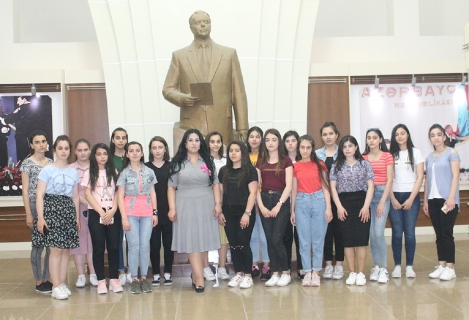 Tələbələr Yasamal rayon Heydər Əliyev Mərkəzi ilə tanış olublar