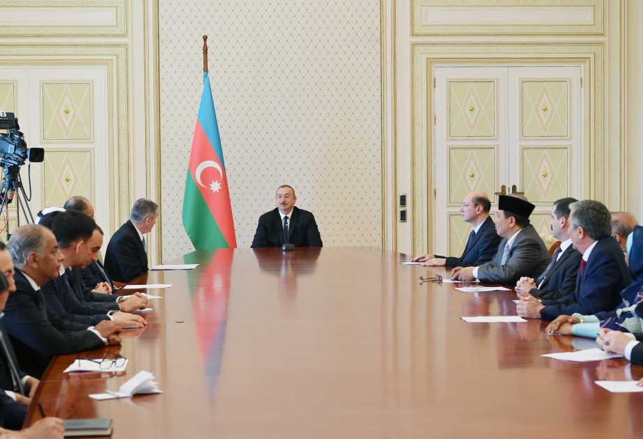 Le président Ilham Aliyev reçoit les ambassadeurs et les responsables des représentations diplomatiques des pays musulmans VIDEO