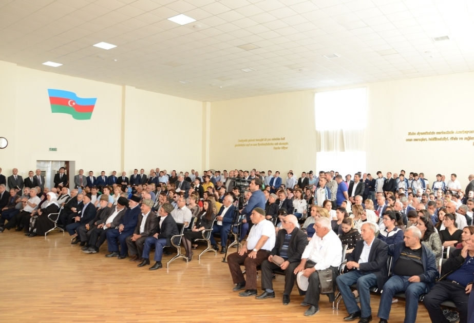 Binəqədi qəsəbəsində sakinlərin problemləri müzakirə olunub