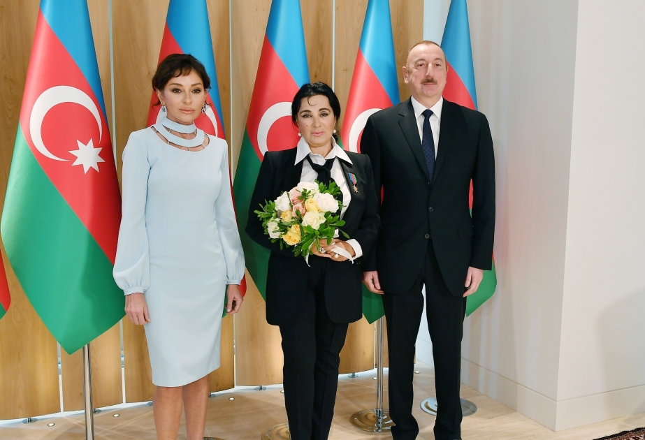 Präsident Ilham Aliyev und First Lady Mehriban Aliyeva treffen Präsidentin des russischen Verbands für rhythmische Gymnastik VIDEO
