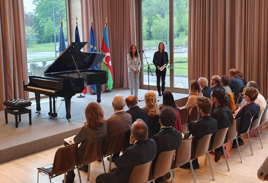 İsveçrədə pianoçuların beynəlxalq müsabiqəsi keçirilib