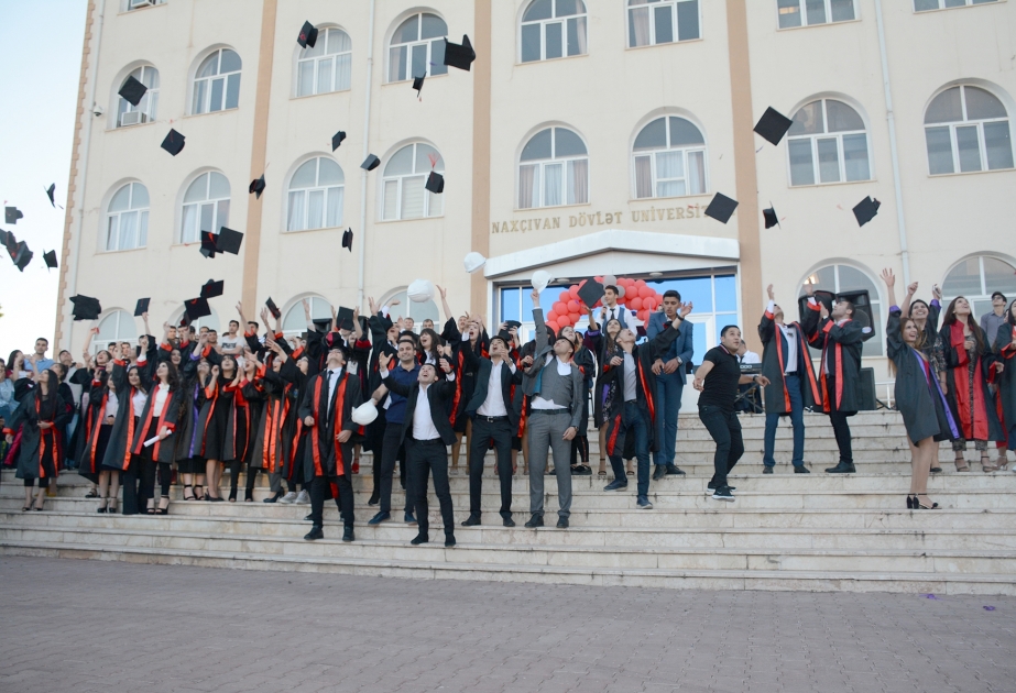 Bu il Naxçıvan Dövlət Universitetində 1584 məzun ali təhsilini başa vurur