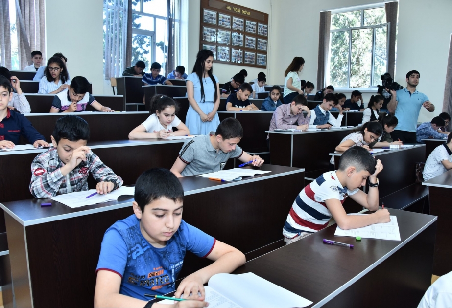 Yuxarı sinif şagirdləri və valideynlər Sumqayıt Dövlət Universiteti ilə tanış olublar