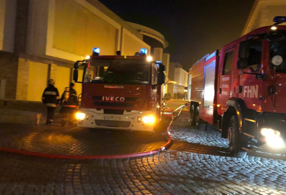 Ticarət mərkəzində baş vermiş yanğın söndürülüb