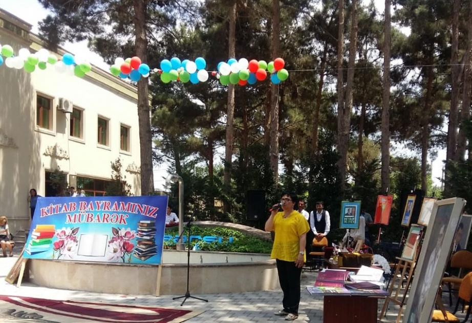 Salyanda kitab bayramında üç yüzdən çox kitab nümayiş olunub