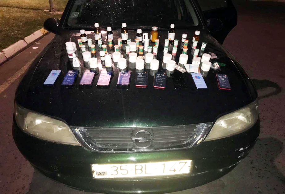 Avtomobildə dərman preparatları və mobil telefonlar aşkarlanıb