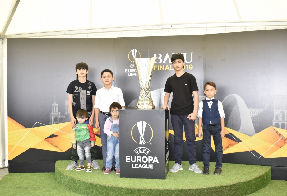 UEFA Avropa Liqasının kuboku Cocuq Mərcanlıda FOTO VİDEO