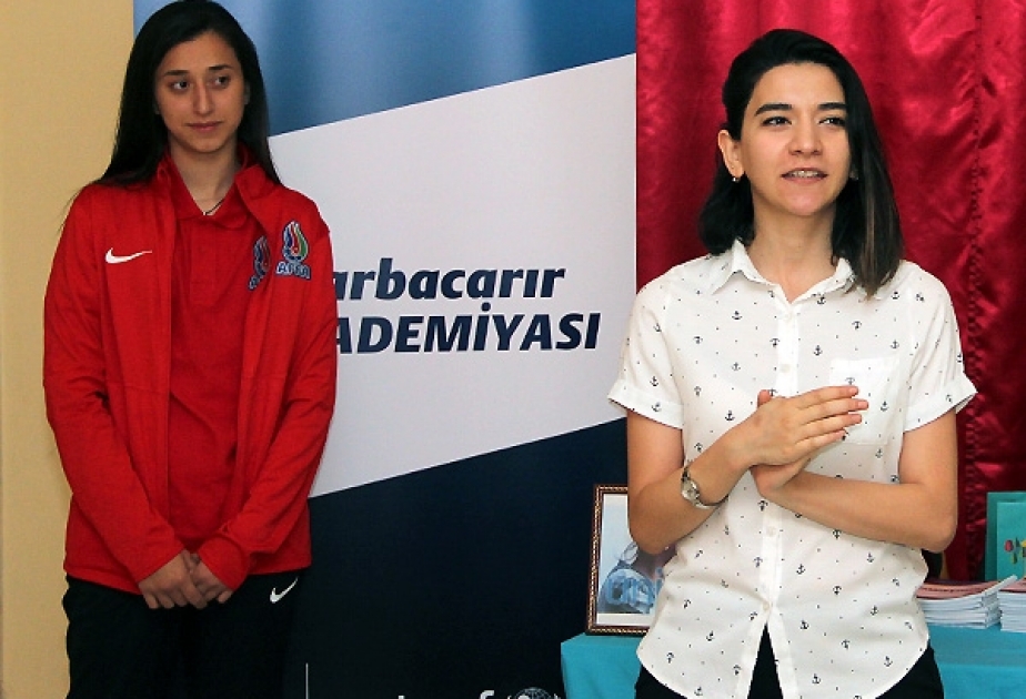 Futbolçularımızın iştirak etdiyi “Məktəblərdə danışıq seminarları” davam etdirilir