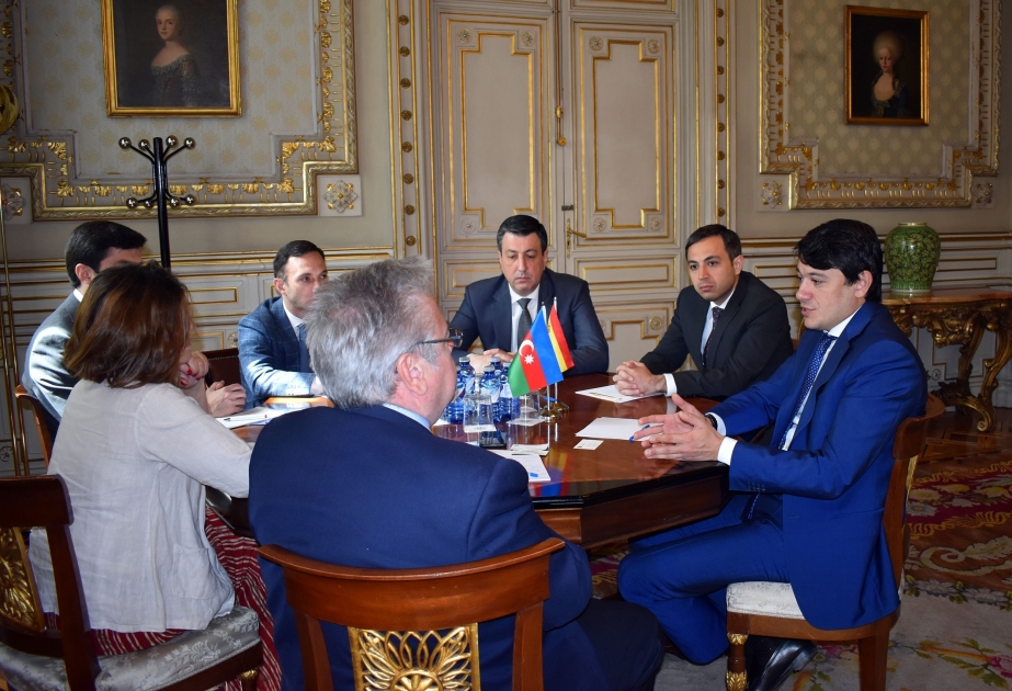 En España se abordaron los asuntos sobre la diáspora azerbaiyana
