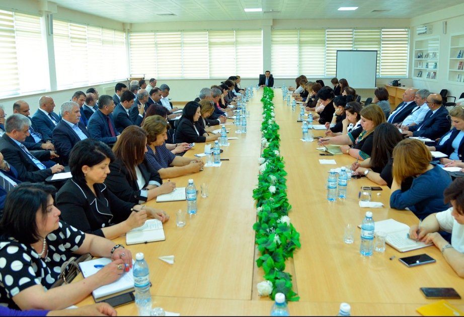 Paytaxtın ümumtəhsil müəssisələri direktorlarının iştirakı ilə keçirilən müşavirə yekunlaşıb