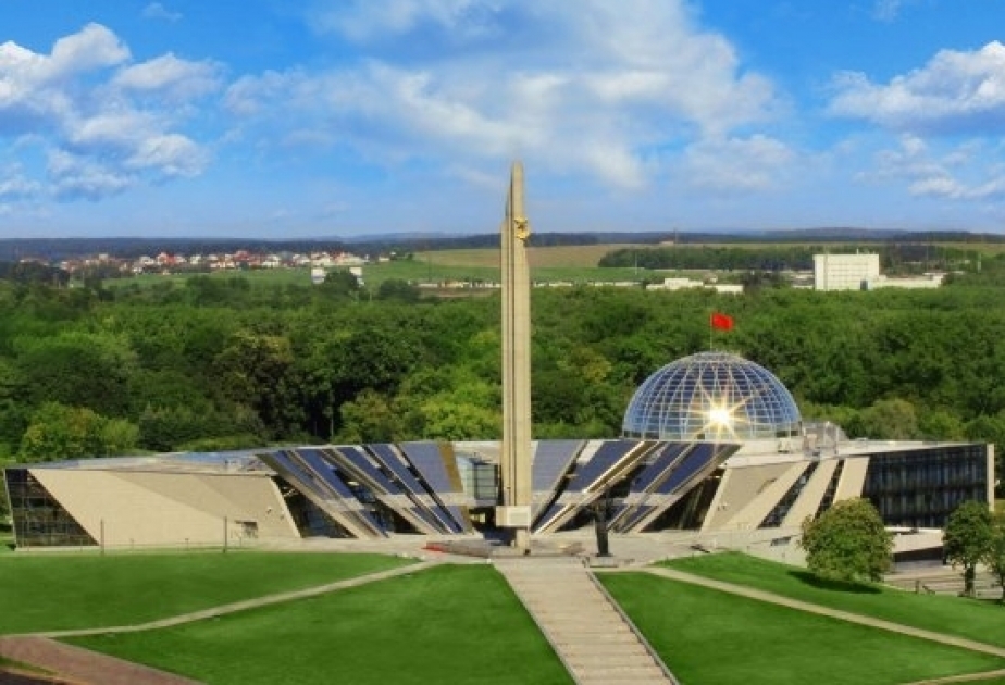 XIV Belarus Beynəlxalq Mediaforumunun iştirakçıları Böyük Vətən Müharibəsi Tarixi Muzeyini ziyarət ediblər