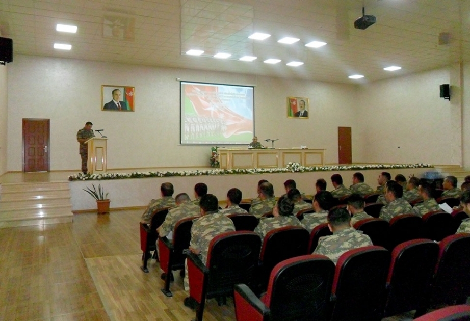 Hərbi birlikdə komandir müavinləri üçün seminar təşkil olunub