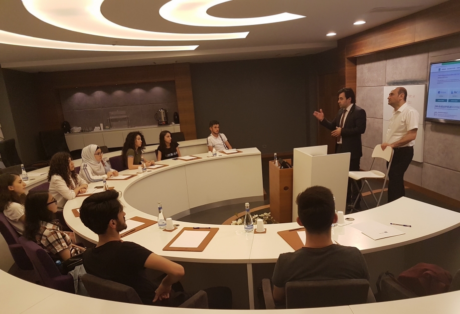 Turizm və Menecment Universitetinin tələbələri “İnvest-Az” şirkətində olublar