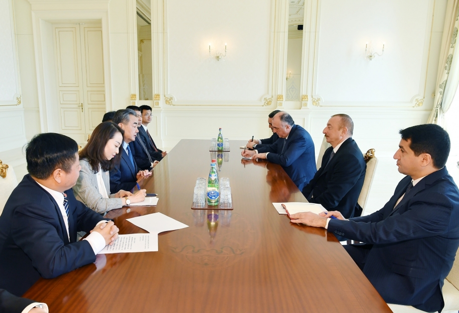 Präsident Ilham Aliyev empfängt chinesische Delegation VIDEO