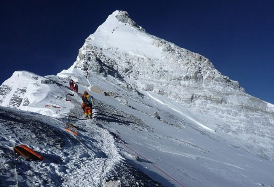 Непальский шерпа Ками Рита в рекордный 24-й раз взобрался на вершину Джомолунгмы