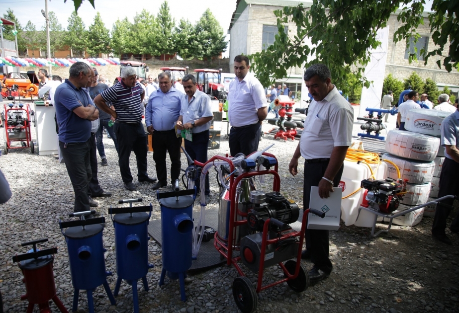 Bərdədə kənd təsərrüfatı texnikası yarmarkası keçirilir