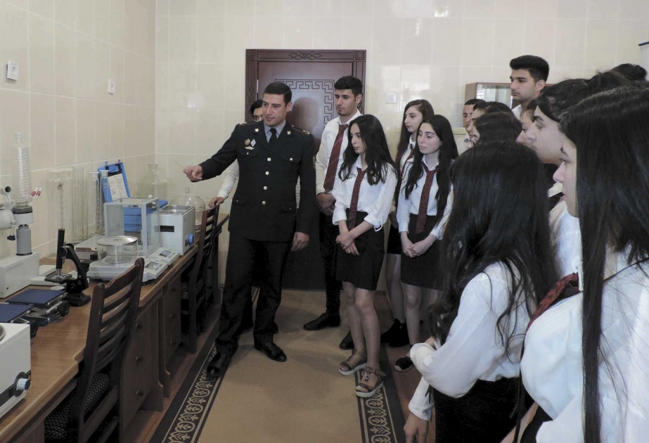 Naxçıvan Muxtar Respublikası Daxili İşlər Nazirliyinin əməkdaşları tələbələrlə görüşüb