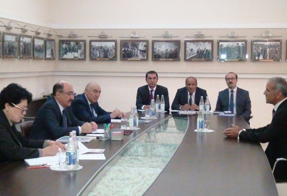 Mədəniyyət naziri və müavinləri regionlarda vətəndaşlarla görüşüblər
