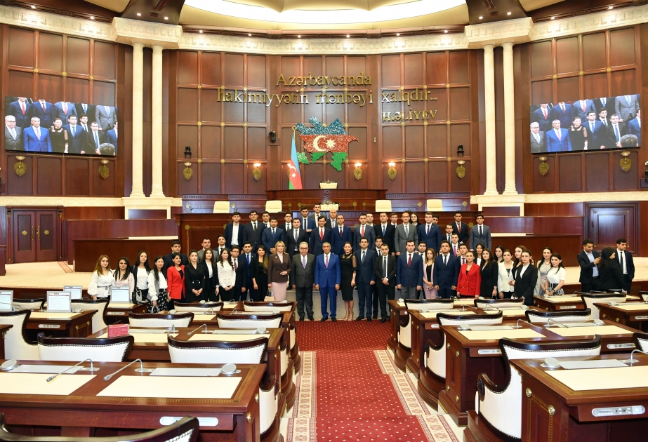Yeni Azərbaycan Partiyası Gənclər Birliyinin üzvləri Milli Məclisdə olublar