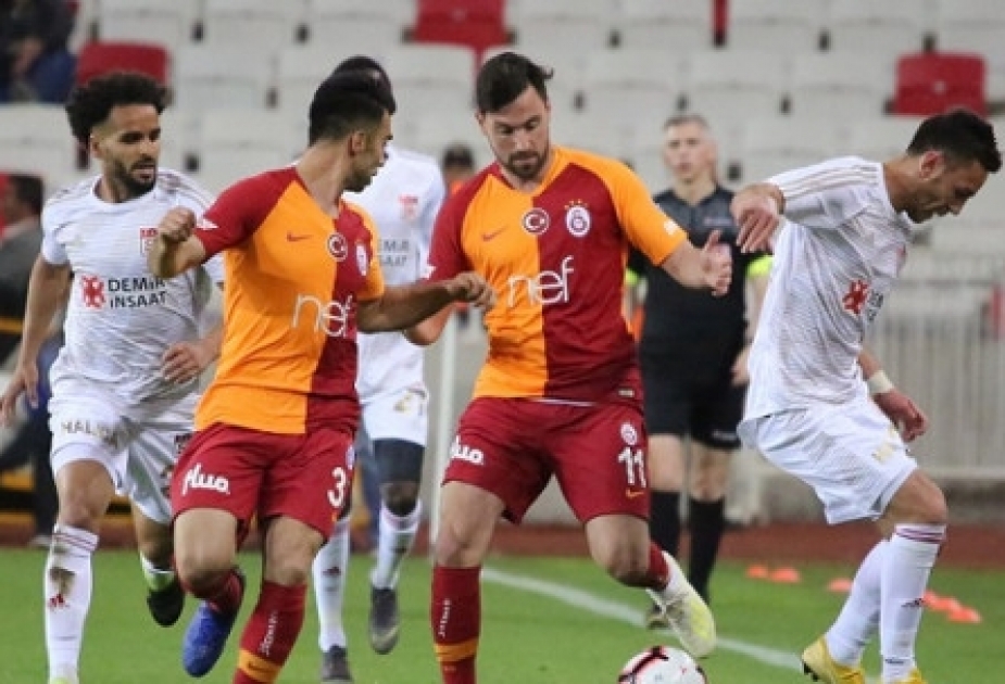 Türkiyə Superliqası: “Qalatasaray” səfərdə “Sivasspor” komandasına məğlub olub