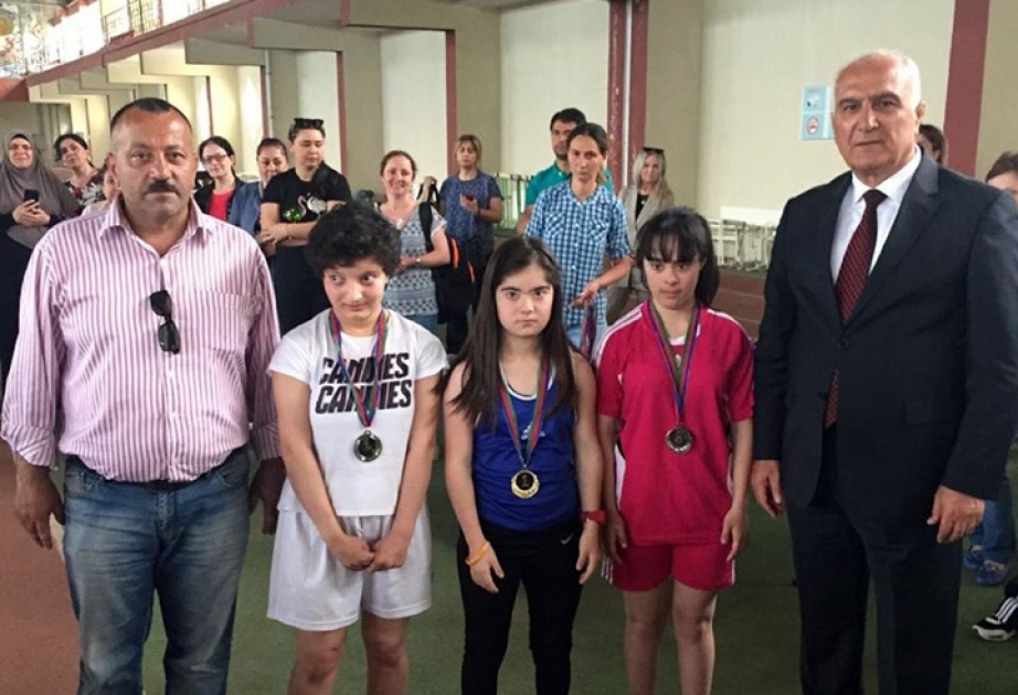 Xüsusi olimpiyaçı qızlar arasında atletika üzrə respublika çempionatının qalibləri müəyyənləşib