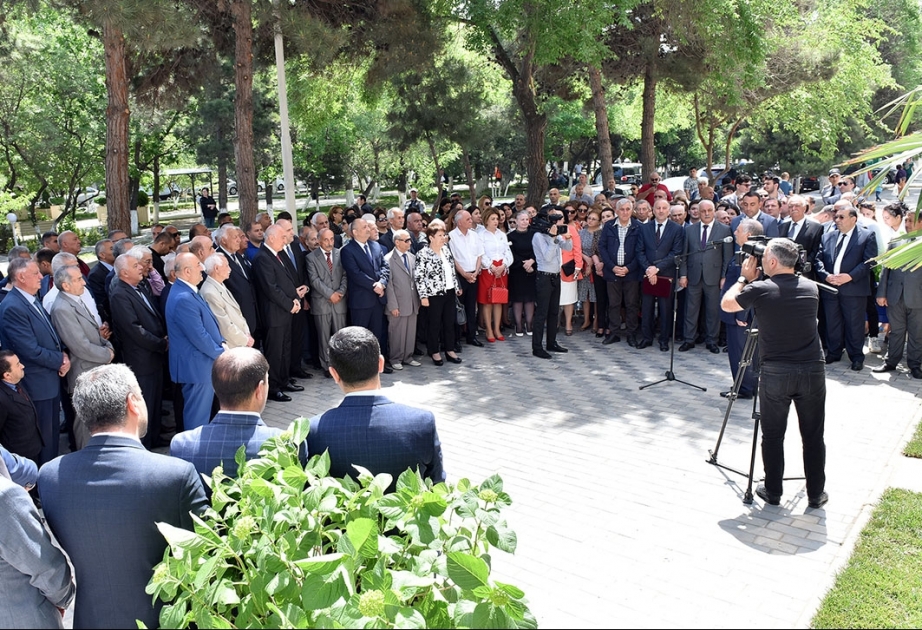 Tanınmış kimyaçı Zamin Hüseynovun xatirəsi Sumqayıtda əbədiləşdirilib