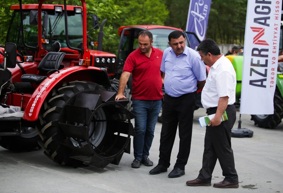 Şəkidə kənd təsərrüfatı texnikası yarmarkası keçirilib