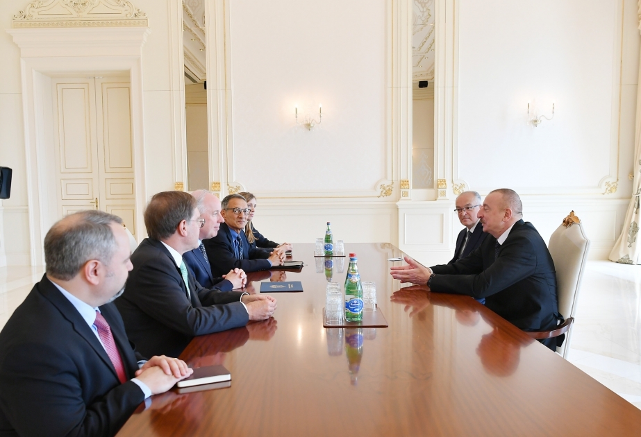 Präsident Ilham Aliyev empfängt US-Delegation VIDEO